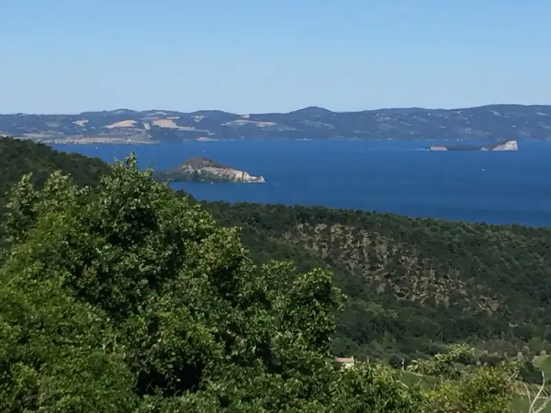 Panoramablick auf den Lago di Bolsena von den Ferienhäusern von LA CAVA
