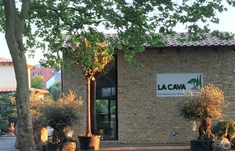 Ausstellungsgebäude von LA CAVA an der Venloer Straße in Köln